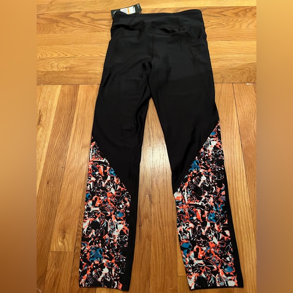 NWOT Under Armour Leggings - Picture 3 of 3